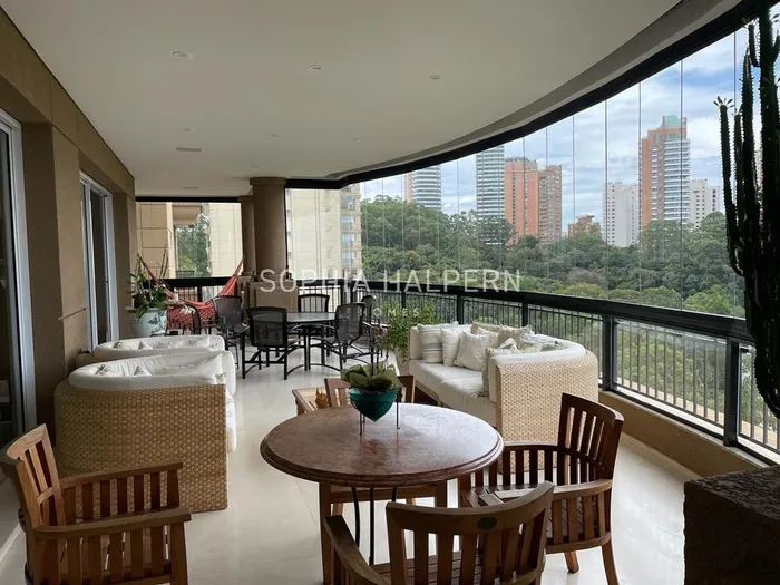 Apartamento com 4 suítes à venda em Panamby, São Paulo, por R$ 13.500.000 Imagem 2