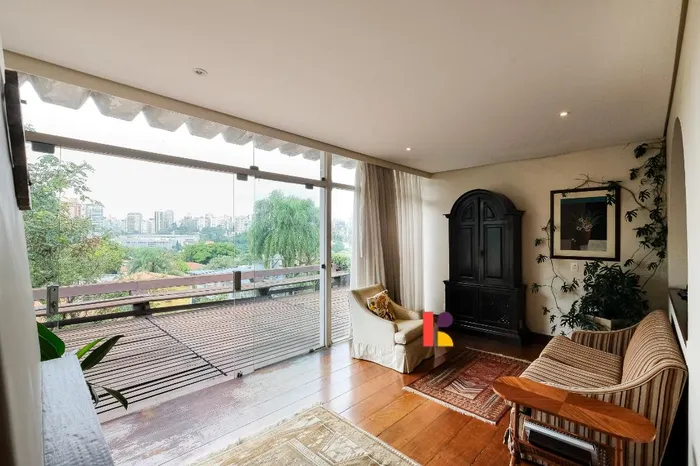 Casa com 1 suítes à venda em Pacaembu, São Paulo, por R$ 3.500.000 Imagem 3