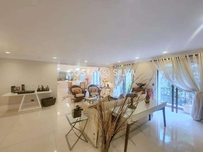 Apartamento com 3 suítes à venda em Santa Cecília, São Paulo, por R$ 3.700.000