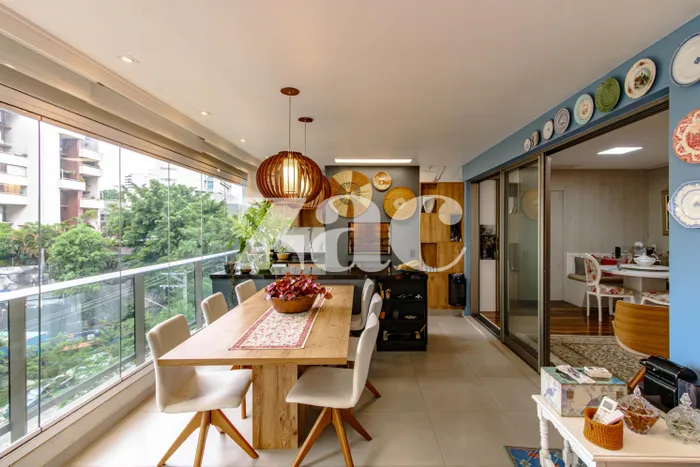 Apartamento com 3 suítes à venda em Vila Madalena, São Paulo, por R$ 3.180.000