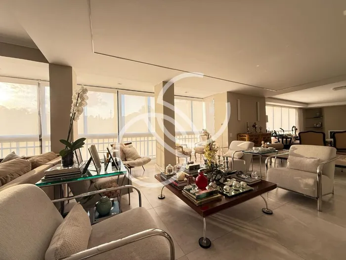 Apartamento com 2 suítes à venda em Real Parque, São Paulo, por R$ 3.000.000