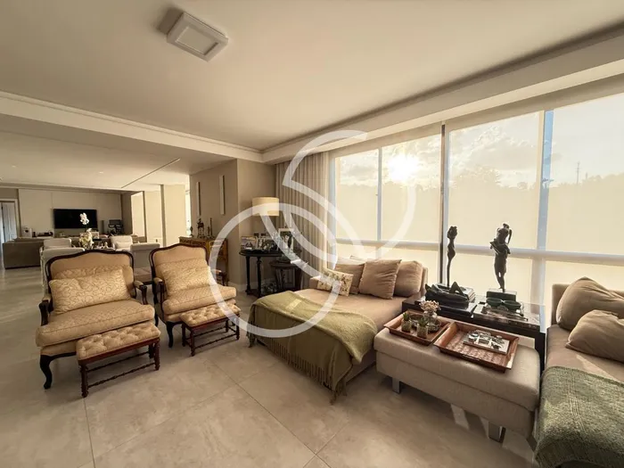 Apartamento com 2 suítes à venda em Real Parque, São Paulo, por R$ 3.000.000 Imagem 3