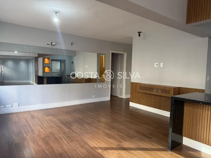 Apartamento com 3 suítes à venda em Jardim América, São Paulo, por R$ 2.000.000 Imagem 2