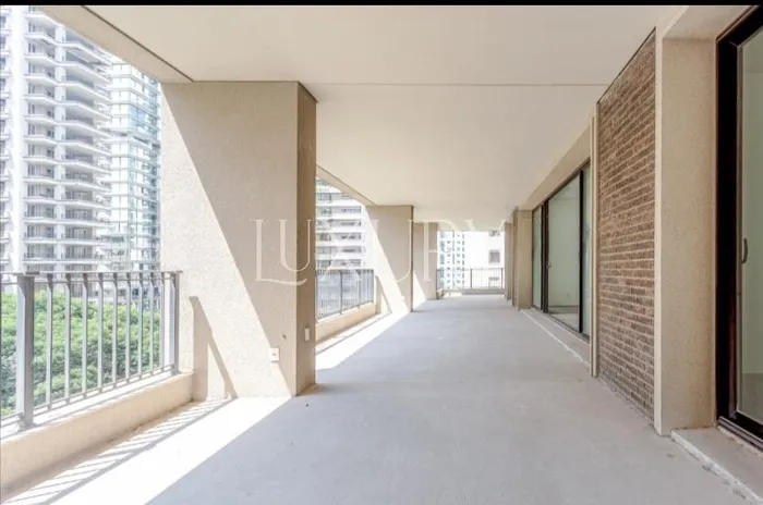 Apartamento com 4 suítes à venda em Itaim Bibi, São Paulo, por R$ 34.000.000