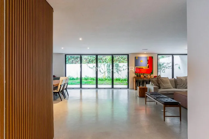 Casa com 2 suítes à venda em Vila Madalena, São Paulo, por R$ 7.750.000 Imagem 2