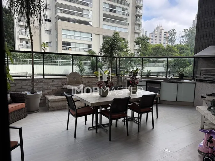 Apartamento com 3 suítes à venda em Panamby, São Paulo, por R$ 2.332.000