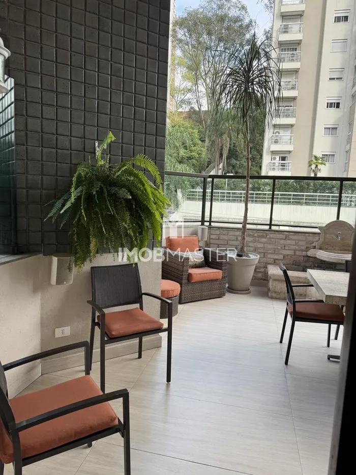Apartamento com 3 suítes à venda em Panamby, São Paulo, por R$ 2.332.000 Imagem 3