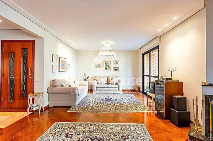 Apartamento com 2 suítes à venda em Vila Nova Conceição, São Paulo, por R$ 5.600.000