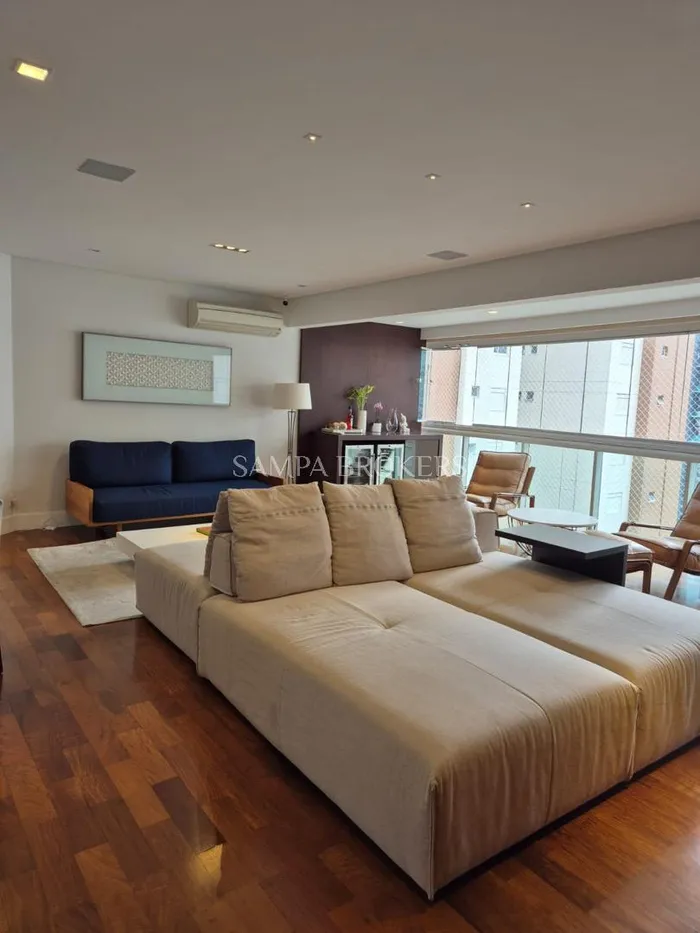 Apartamento com 3 suítes à venda em Vila Olímpia, São Paulo, por R$ 3.300.000 Imagem 2