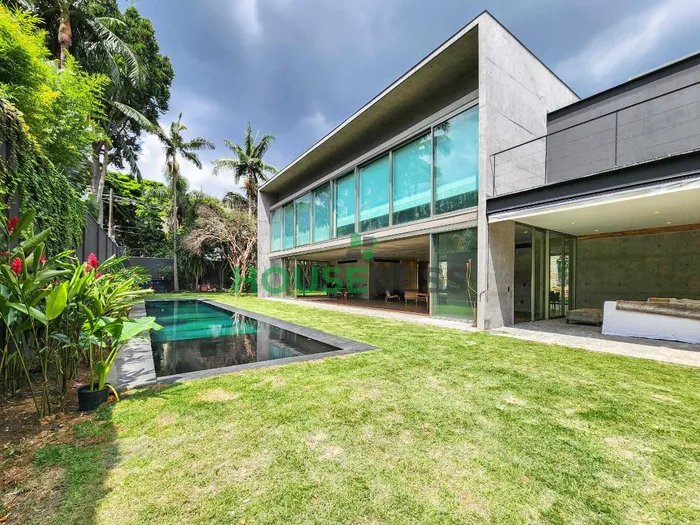 Casa com 3 suítes à venda em Jardim América, São Paulo, por R$ 50.000.000