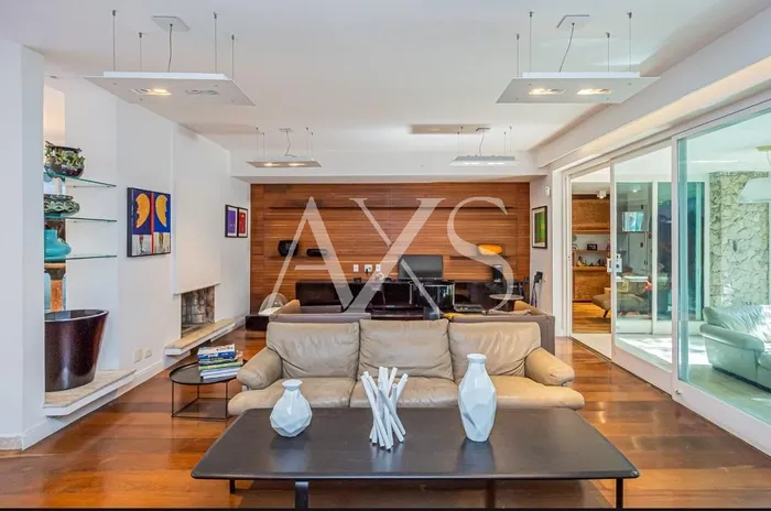 Casa com 3 suítes à venda em Jardim Europa, São Paulo, por R$ 8.500.000 Imagem 2