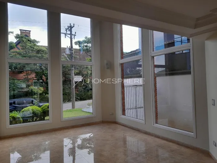 Casa de condomínio com 4 suítes à venda em Aldeia da Serra, Barueri, por R$ 4.000.000 Imagem 2