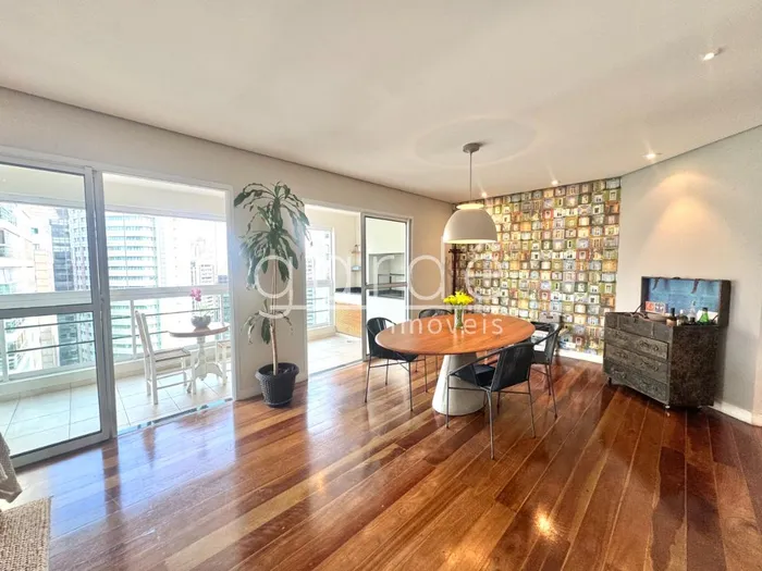 Apartamento com 2 suítes à venda em Vila Olímpia, São Paulo, por R$ 2.800.000