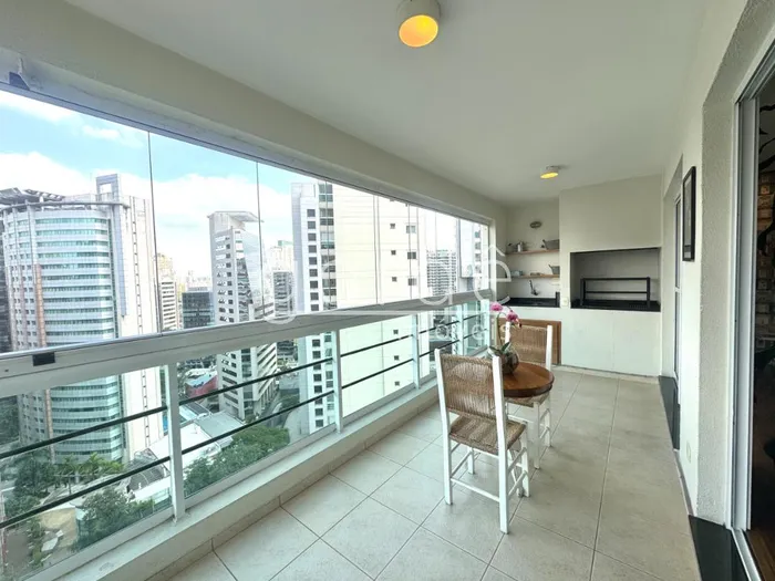 Apartamento com 2 suítes à venda em Vila Olímpia, São Paulo, por R$ 2.800.000 Imagem 2