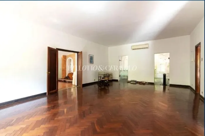 Casa com 2 suítes à venda em Jardim Luzitania, São Paulo, por R$ 15.960.000 Imagem 2