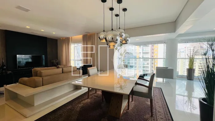 Apartamento com 3 suítes à venda em Campo Belo, São Paulo, por R$ 3.600.000 Imagem 3