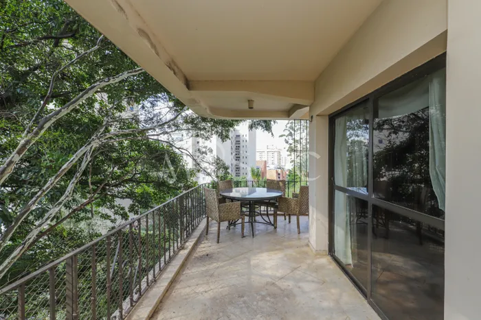 Apartamento com 3 suítes à venda em Real Parque, São Paulo, por R$ 2.890.000 Imagem 3
