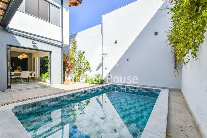 Casa com 1 suítes à venda em Granja Julieta, São Paulo, por R$ 2.100.000