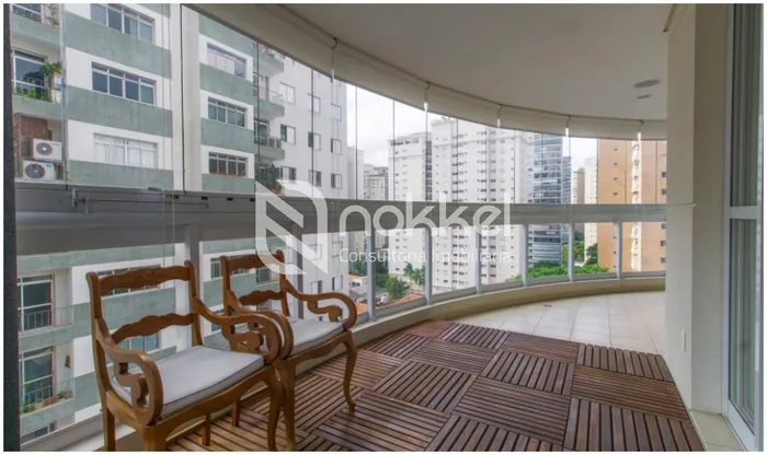 Apartamento com 3 suítes à venda em Moema, São Paulo, por R$ 2.350.000