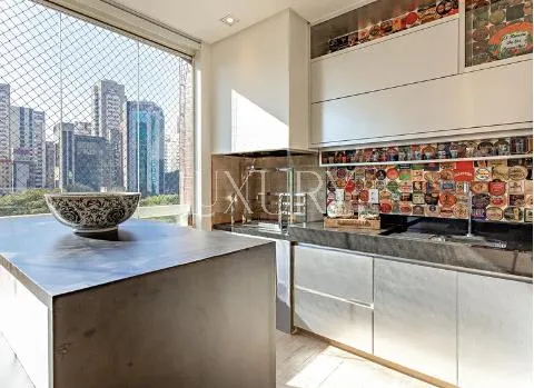 Apartamento com 2 suítes à venda em Itaim Bibi, São Paulo, por R$ 4.200.000 Imagem 3