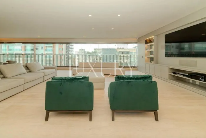 Apartamento com 3 suítes à venda em Moema, São Paulo, por R$ 9.700.000 Imagem 2