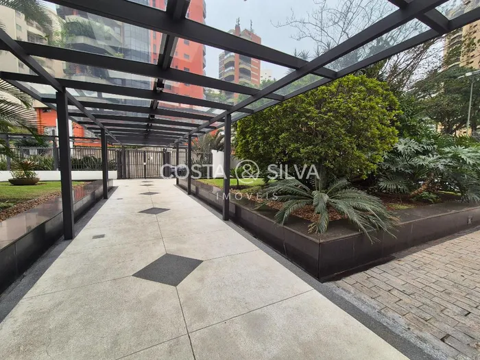 Apartamento com 3 suítes à venda em Real Parque, São Paulo, por R$ 1.240.000 Imagem 2