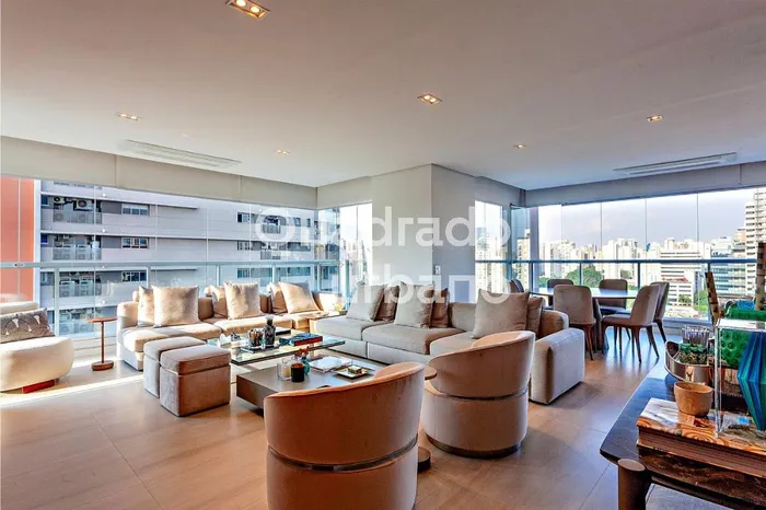 Apartamento com 2 suítes à venda em Vila Olímpia, São Paulo, por R$ 4.890.000 Imagem 2