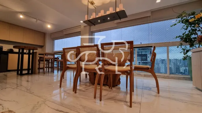 Apartamento com 4 suítes à venda em Vila Olímpia, São Paulo, por R$ 6.000.000 Imagem 2