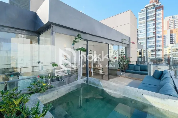 Cobertura com 4 suítes à venda em Alto de Pinheiros, São Paulo, por R$ 5.000.000