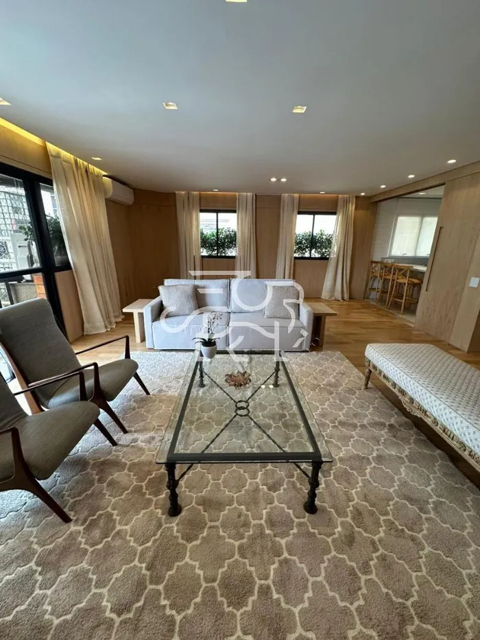 Apartamento com 3 suítes à venda em Itaim Bibi, São Paulo, por R$ 6.200.000