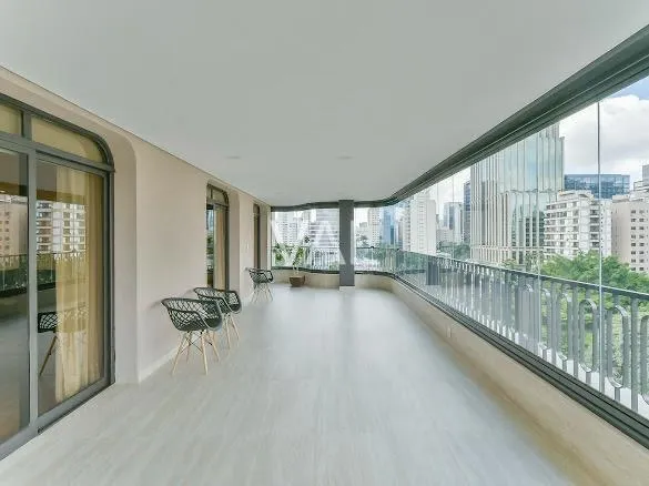 Apartamento com 3 suítes à venda em Itaim Bibi, São Paulo, por R$ 12.900.000 Imagem 2