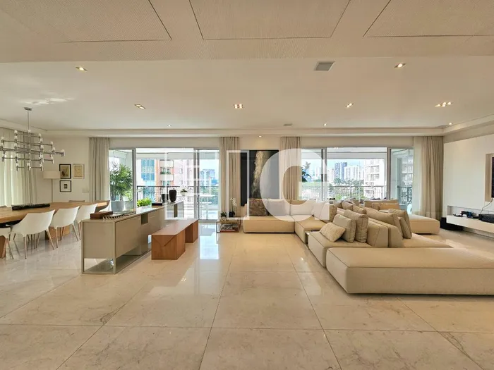 Apartamento com 4 suítes à venda em Moema, São Paulo, por R$ 10.800.000