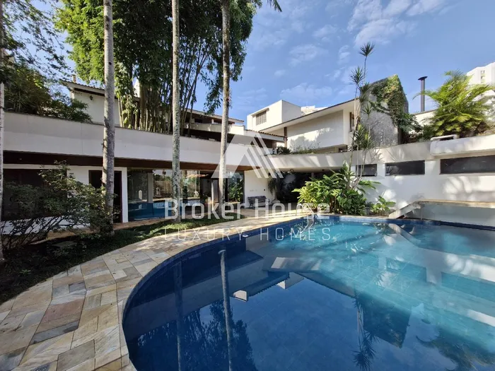 Casa de vila com 4 suítes à venda em Alto da Boa Vista, São Paulo, por R$ 5.900.000