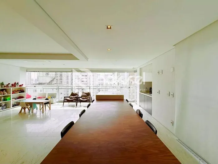 Apartamento com 3 suítes à venda em Campo Belo, São Paulo, por R$ 4.800.000 Imagem 3