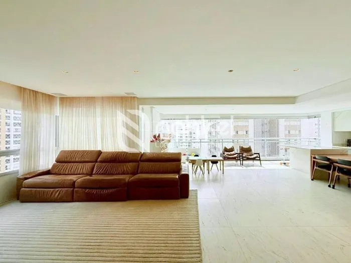 Apartamento com 3 suítes à venda em Campo Belo, São Paulo, por R$ 4.800.000 Imagem 2