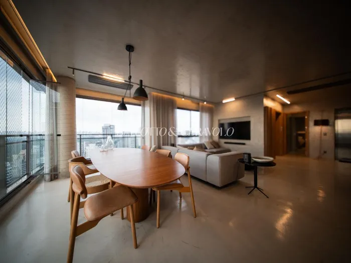 Apartamento com 2 suítes à venda em Moema, São Paulo, por R$ 3.400.000