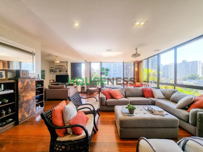 Apartamento com 3 suítes à venda em Itaim Bibi, São Paulo, por R$ 6.300.000