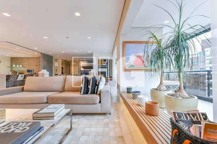 Apartamento com 3 suítes à venda em Vila Nova Conceição, São Paulo, por R$ 9.400.000 Imagem 2