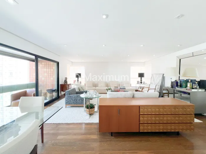 Apartamento com 2 suítes à venda em Itaim Bibi, São Paulo, por R$ 6.890.000