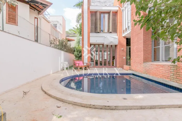 Casa com 4 suítes à venda em Alto de Pinheiros, São Paulo, por R$ 3.950.000 Imagem 2