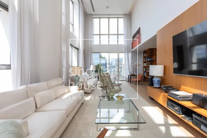 Apartamento com 3 suítes à venda em Itaim Bibi, São Paulo, por R$ 34.000.000