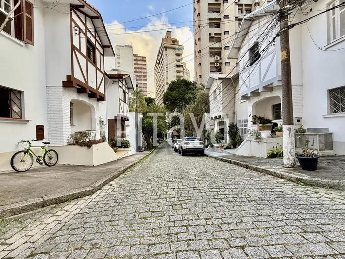 Casa de vila com 1 suítes à venda em Jardim Paulista, São Paulo, por R$ 3.300.000