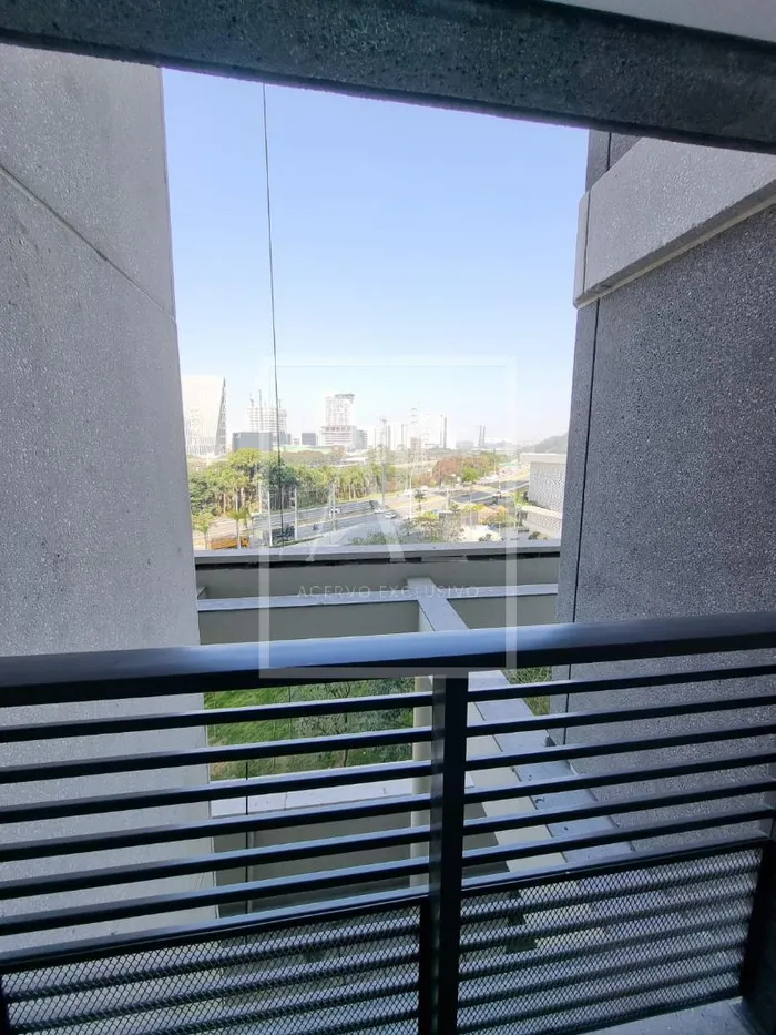 Apartamento com 2 suítes à venda em Real Parque, São Paulo, por R$ 2.990.000 Imagem 3