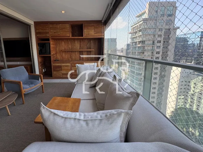 Apartamento com 2 suítes à venda em Itaim Bibi, São Paulo, por R$ 2.900.000 Imagem 2