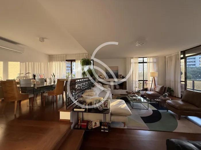 Apartamento com 3 suítes à venda em Real Parque, São Paulo, por R$ 2.130.000