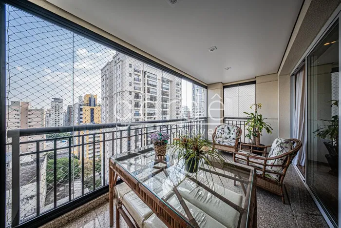 Apartamento com 2 suítes à venda em Moema, São Paulo, por R$ 2.890.000 Imagem 2
