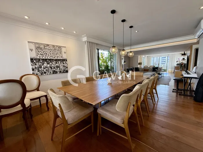 Apartamento com 2 suítes à venda em Real Parque, São Paulo, por R$ 3.000.000