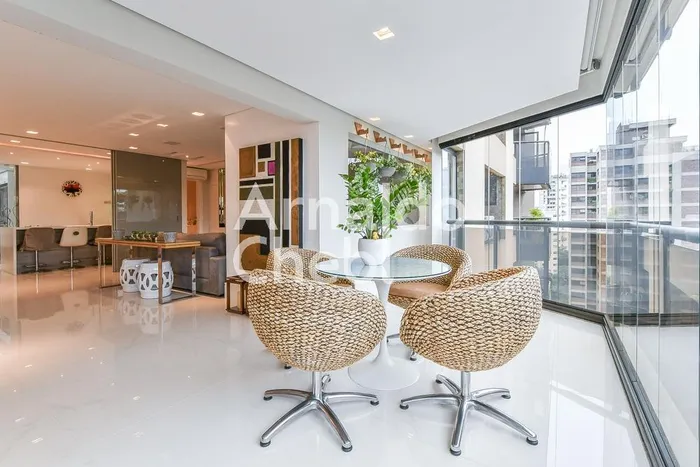 Apartamento com 3 suítes à venda em Vila Nova Conceição, São Paulo, por R$ 9.400.000