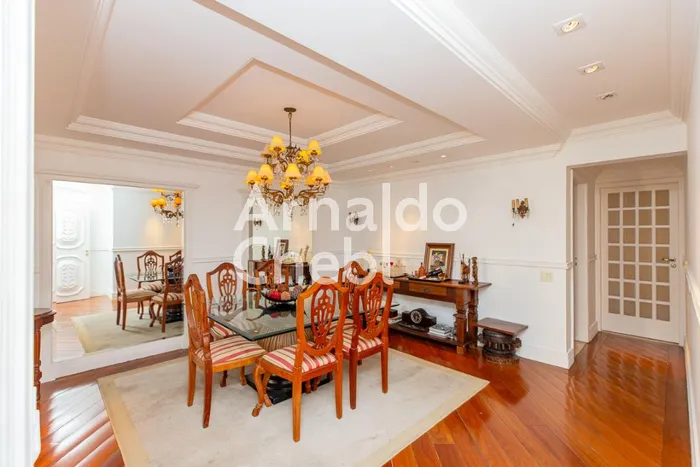 Apartamento com 3 suítes à venda em Moema Pássaros, São Paulo, por R$ 2.600.000