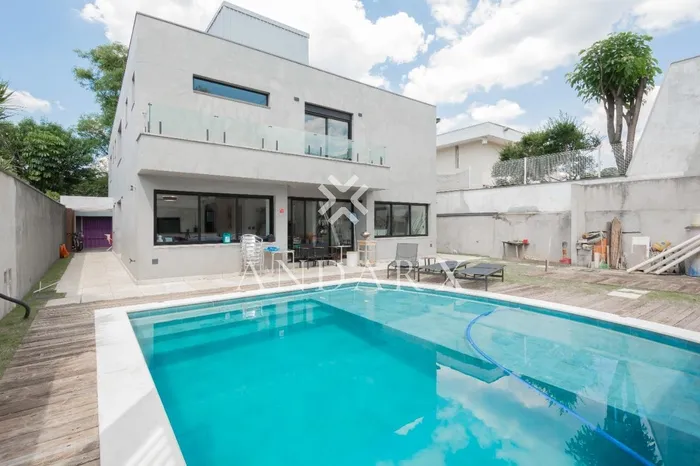 Casa com 4 suítes à venda em Alto de Pinheiros, São Paulo, por R$ 8.800.000